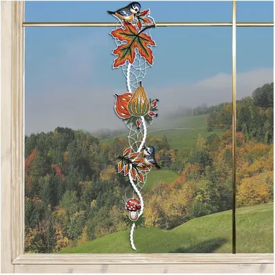 Produktbild von Herbst-Girlande Bunte Erntezeit Fensterbild aus Echte Plauener Spitze Herst-Dekoration mit bunten Blättern und Vögelchen Stangendeko 55 x 11 cm