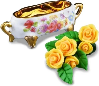Produktbild von Miniatur Rosenpokal gelb aus Porzellan – detailreiches Sammlerstück