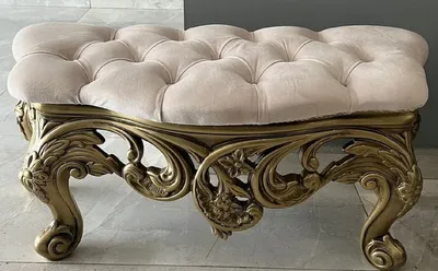 Produktbild von Casa Padrino Luxus Barock Hocker mit Glitzersteinen Creme / Gold - Handgefertigter Barockstil Sitzhocker - Barockstil Fußhocker - Antik Stil Hocker - Möbel im Barockstil - Barock Möbel