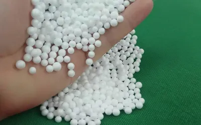 Produktbild von Polystyrolkügelchen zur Füllung von Sitzsäcken und Kissen