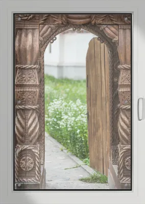 Produktbild von Wallario Lichtschutzbild, Dekorativer Sichtschutz Sonnenschutz 76 x 115 cm mit Motiv: Offene alte Pforte mit Schnitzereien aus Holz - Verdunklung ohne Bohren