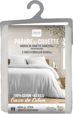 A packaged duvet cover set with a product image on the front.
