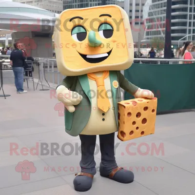 Imagen del producto de Personaje REDBROKOLY de disfraz de mascota Olive Grilled Cheese Sandwich vestido con Blazer y bolsos