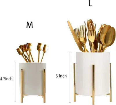 Immagine prodotto di Portaoggetti con robusta struttura in metallo e design moderno, adatto a tutte le cucine