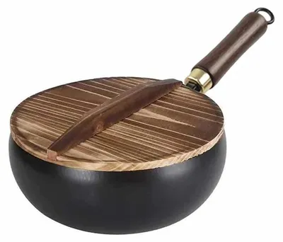 Zdjęcie produktu dla Patelnia żeliwna - Patelnia typu wok - Czyste żeliwo - Bez powłoki - Z pokrywką - Do kuchenek gazowych - 24 cm