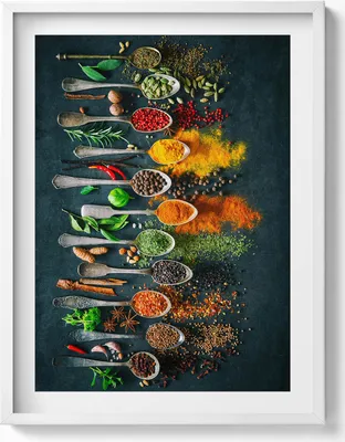 Produktbild von Löffel mit bunten Gewürzen– Wandbild mit Rahmen – Gerahmtes Bild  – Wanddekoration – 60x80 cm –  Weiß Rahmen