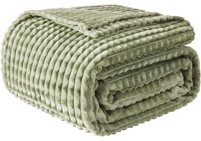 Produktbild von Kuscheldecke Flauschig 3D-Touch 150x200cm Graugrün Sherpa Flanell Mikrofaser 280g/m²