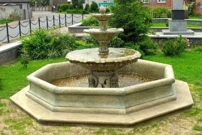 Produktbild von Casa Padrino Barock Springbrunnen mit Umrandung Antik Grau Ø 350 x H. 180 cm - Prunkvoller Barockstil Gartenbrunnen - Gartendeko Barock Brunnen - Barock Garten Deko Accessoires