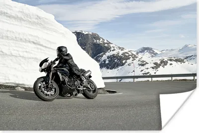 Produktbild von MuchoWow® Poster Ein Motorrad in den verschneiten Bergen 90x60 cm - Schlafzimmer
