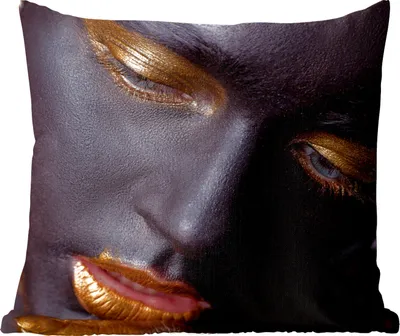 Produktbild von MuchoWow® Zierkissen Sofakissen Wohnzimmer Dekokissen 40x40 cm Frau - Gold - Schwarz - Make up - Foto Kissen - Schlafzimmer Dekoration