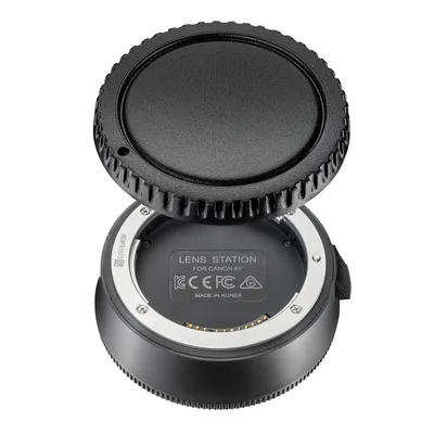 Zdjęcie produktu dla Samyang Lens Station dla obiektywów AF Canon EF - umożliwia aktualizację systemu, automatycznie kalibruje przysłonę i ostrość, łatwa obsługa