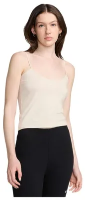 Imagen del producto de Camiseta sin mangas para mujer Nike Sportswear Chill Knit, modelo ajustado. Talla M