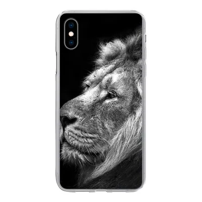 Produktbild von MuchoWow® Handyhülle Schutzhülle Hülle für iPhone Xs Löwe vor schwarzem Hintergrund in schwarz und weiß Silikon Softcase Handy Hülle - Handytasche