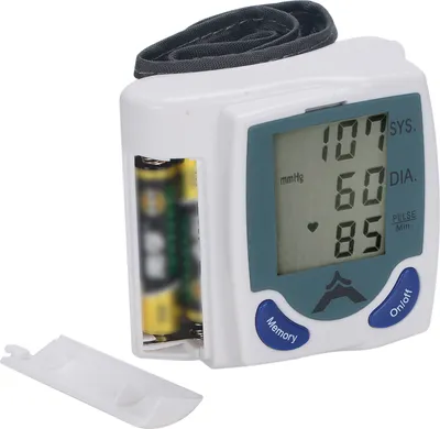 Image de Moniteur de pression sanguine Pression systolique/diastolique Fréquence du pouls Mesure au poignet Soins de santé familiale