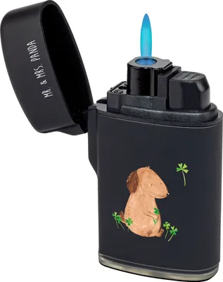 Produktbild von Mr. & Mrs. Panda Feuerzeug Hund Kleeblatt - Schwarz - Geschenk, Glücksbringer, zigarettenanzünder, Viel Glück, Süß, sturmfeuerzeug, Feuerzeuge, Sprüche, Gasfeuerzeug