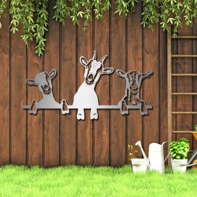 Produktbild von Minimalistische Wanddekoration aus Metall mit Ziegenmotiv