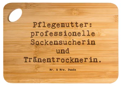 Produktbild von Mr. & Mrs. Panda Holzbrett Spruch Pflegemutter Heldin - Transparent - Geschenk, Schneidebrett, Trost, Freude, Pflegekind, Alltagsheldin, Hackbrett, Familie, Pflegekinder