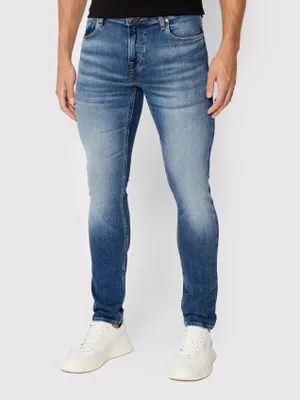 Image de jeans Guess pour homme, modèle M2YA27, référence D4Q42, collection Chris, coupe mid