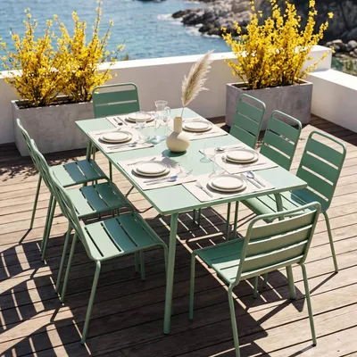 Produktbild von Gartentisch und 8 Stühle aus pulverbeschichtetem Stahl Salbeigrün - Oviala Palavas
