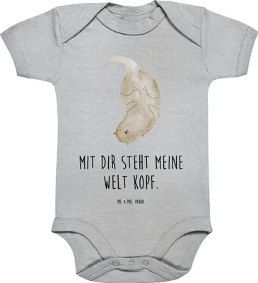 Produktbild von Mr. & Mrs. Panda Strampler Baby Otter Kopfüber 1. - 3. Monat - Heather Grey - Geschenk, Seeotter, Niedlich, Verliebt, babykleidung body, Verknallt, Liebe, overall