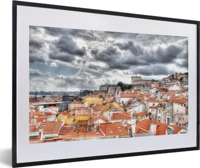 Produktbild von MuchoWow® MuchoWow® Gerahmtes Poster Wolken über der Alfama in Europa 60x40 cm - Poster mit zchwarzem Bilderrahmen - Schlafzimmer - Plakat in Rahmen - Drucken