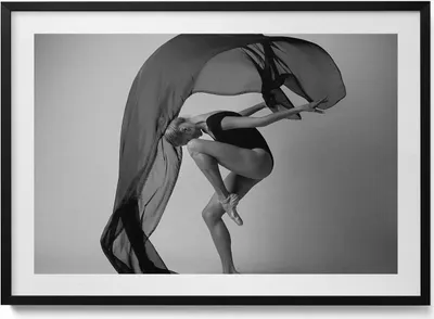 Produktbild von Foto einer Tänzerin beim Tanzen– Wandbild mit Rahmen – Gerahmtes Bild  – Wanddekoration – 100x70 cm –  Schwarz Rahmen