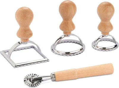 Produktbild von Raviolimacher - Set aus 4 Raviolimachern - Holzrädchen/Pastarädchen - Metall- und Holzkonstruktion - Raviolimacher mit Holzgriff - Pastamachine - Ausstechformen - Deegroller - Raviolimacher - Geeignet als Raviolimacher