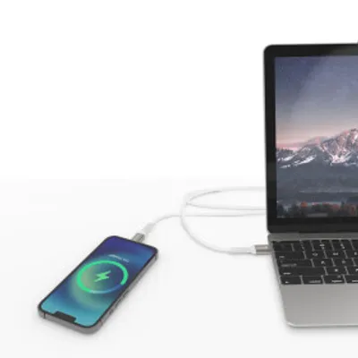 Produktbild von prio MFi Schnellladeset (20W Ladegerät + Lightning-Kabel) weiß