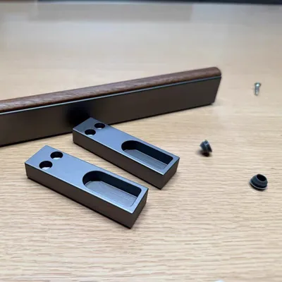 Productafbeelding van Houten en Aluminium Kledingroede - Wandgemonteerd Organizers