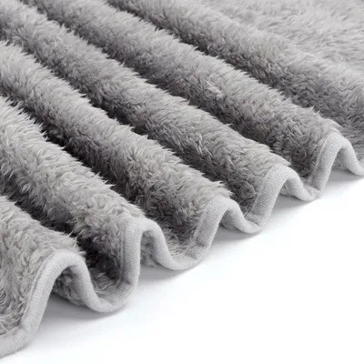 Obrázek produktu pro Uniqoos® Fleeceová deka pro domácí mazlíčky, 100 x 80 cm – měkká a pratelná, polyester, světle šedá, vhodná pro psy, kočky, pelíšky a do auta