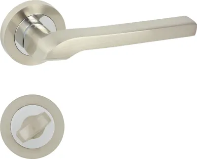 Produktbild von DOMINO Türgriff Drückergarnitur WC -Badezimmer Set | Rund-Rosette | Türklinke für Bürotür, Kellertür & Innentür | Türbeschläge aus Aluminium | Chrom/Nickel Türdrückergarnitur | NEMO-R M6/M9