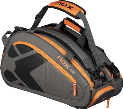 Imagen del producto de Mochila para palas de pádel Nox At10, color gris, talla única