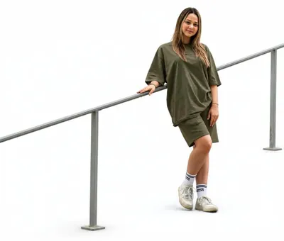 Produktbild von HOME DELUXE |  Home Wear T-Shirt – Khaki, Oversize S  | Bequemes Freizeitshirt aus Baumwolle für Damen & Herren, KI-generiertes Bild