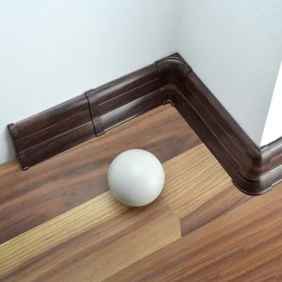 Produktbild von 2 Meter Sockelleiste 62mm PVC Wenge Laminatleisten Fussleisten aus Kunststoff PVC Laminat Dekore