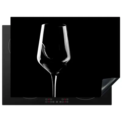 Produktbild von KitchenYeah© Herdabdeckplatte Einschenken von Wein - schwarz und weiß , 70x52cm, Küche Deko, Glaskeramikkochfeld Herdabdeckung, Abdeckplatte fùr Kochfeld