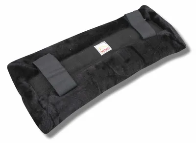 Produktbild von Selettunterlage schwarz Fleece 50 cm AMKA Geschirrunterlage Kammdeckelunterlage Longiergurtunterlage Voltigiergurt Unterdecke Longiergurt Voltigiergurt Unterlage Voltigierpad Kunstfell