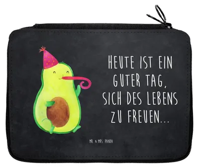 Produktbild von Mr. & Mrs. Panda Stifteetui Avocado Feier - Kreidetafel - Geschenk, Etui, Geburtstag, Federtasche, Tröte, Party, Federmäppchen, Schreibmappe, Gute Laune, Mäppchen