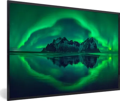 Produktbild von MuchoWow® MuchoWow® Gerahmtes Poster Nordlichter - Steine - Strand - Island 60x40 cm - Poster mit zchwarzem Bilderrahmen - Printing - Wanddeko Schlafzimmer