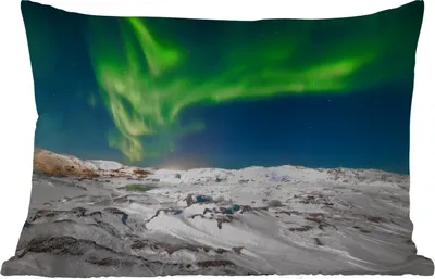Produktbild von MuchoWow® Outdoor Kissen - Nordlichter - Berg - Schnee - 60x40 cm - Wetterfest - Lounge Kissen - Zierkissen - Kissen für Innenräume