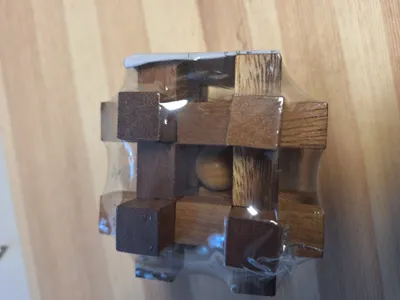Produktbild von Holzgeduldspiel - Geduldspiel aus Holz - Gefangener Ball