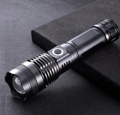 Produktbild von LED-Lampe mit 12000 Lumen, USB-ladbar, XHP70.2-Hochleistungs-LED, wasserdicht und mit 1500 mAh-Akku.
