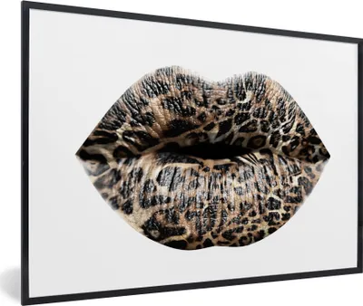 Produktbild von MuchoWow® MuchoWow® Gerahmtes Poster Lippen - Tigerdruck - Weiß 30x20 cm - Poster mit zchwarzem Bilderrahmen - Kunstdruck - Bild-Poster