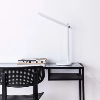 Produktbild von Weiße ALBA LED Tischlampe, 76 cm hoch, mit Gelenkarm und einstellbarer Farbtemperatur (3000-6500K)