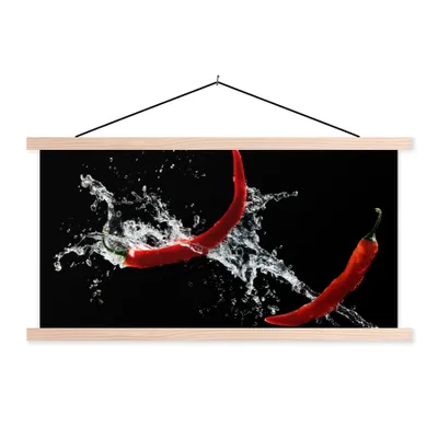 Produktbild von MuchoWow® Textilposter Chilischote - Stilleben - Wasser - Schwarz - Rot 60x30 cm mit holzfarbenen Rahmen - Dekoration