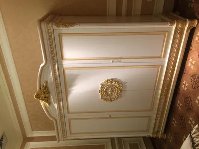 Produktbild von Schrank Regal Aufbewahrung Kleiderschrank Schränke Holz Garderobe Barock Rokoko