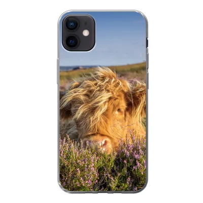 Produktbild von MuchoWow® Handyhülle Schutzhülle Hülle für iPhone 12 mini Schottische Highlander - Heide - Gras - Tiere Silikon Softcase Handy Hülle - Bild