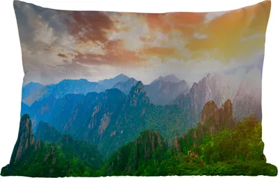 Produktbild von MuchoWow® Outdoor Kissen - Berge - Bäume - Sonnenuntergang - Natur - 50x30 cm - Wetterfest - Lounge Kissen - Sofa kissen - Wohnzimmer Dekoration