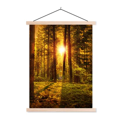 Produktbild von MuchoWow® Textilposter Wald - Sonne - Bäume - Natur - Sonnenuntergang 60x80 cm mit holzfarbenen Rahmen - Wandbild