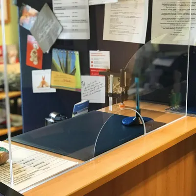 Produktbild von Thekenaufsatz aus PLEXIGLAS® (80 x 80 cm)