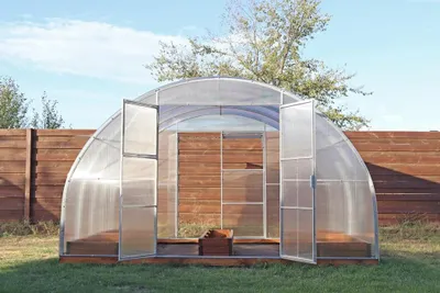 Produktbild von Gewächshaus "Sigma" 4x10m mit 6mm Polycarbonat. Doppeltüren auf jeder Seite.